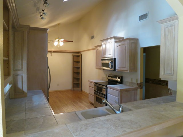 another view of the kitchen.
