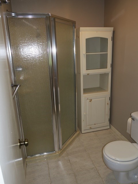 master shower, vanities in a separate room