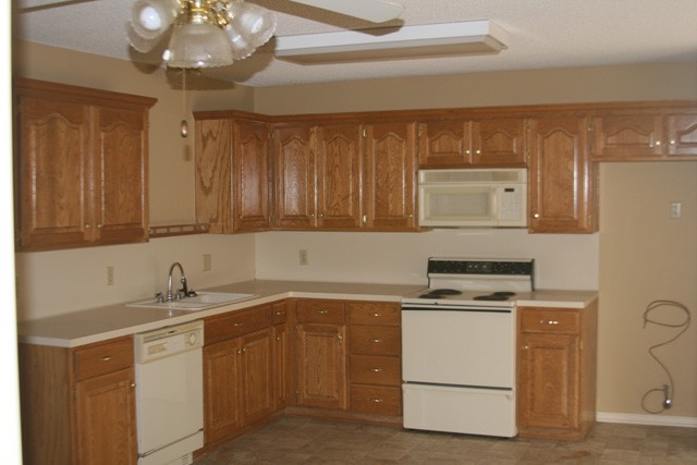 very attractive & open kitchen.