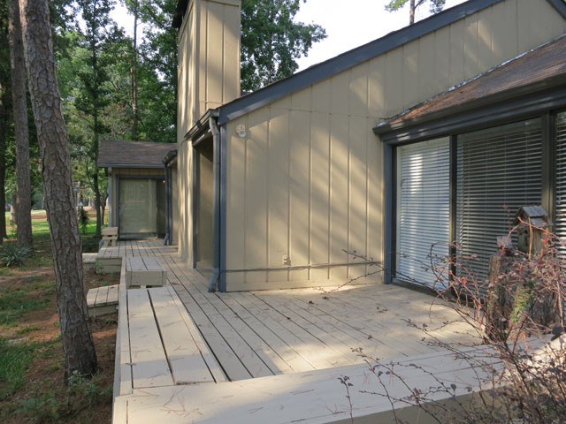 expansive rear deck.