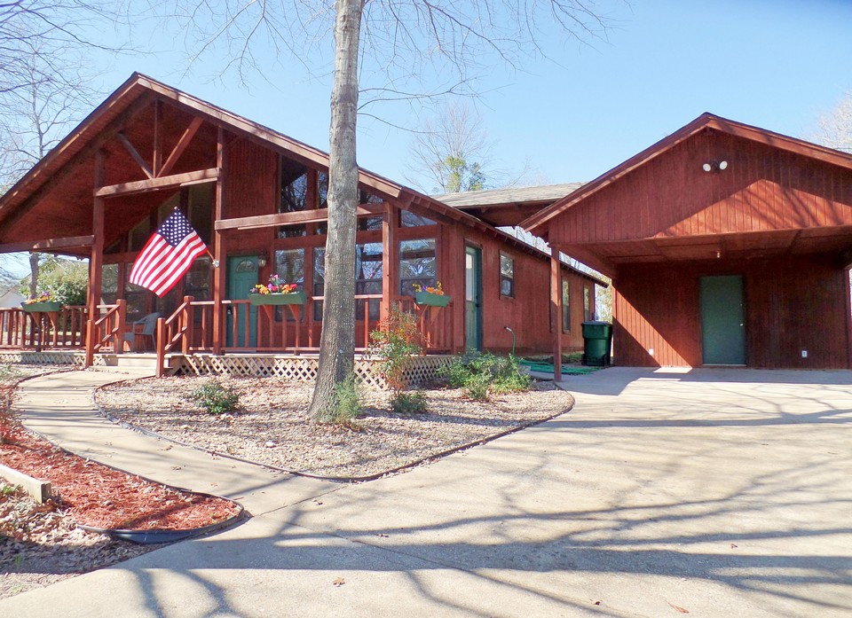 front of home with covered porch