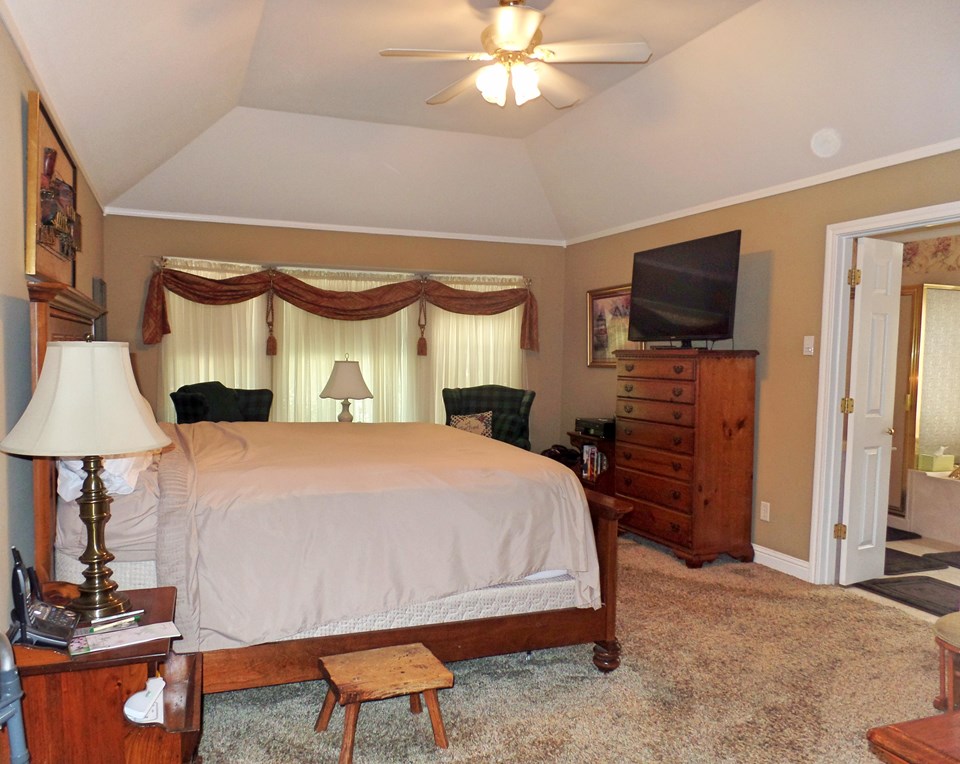 spacious master with sitting area
