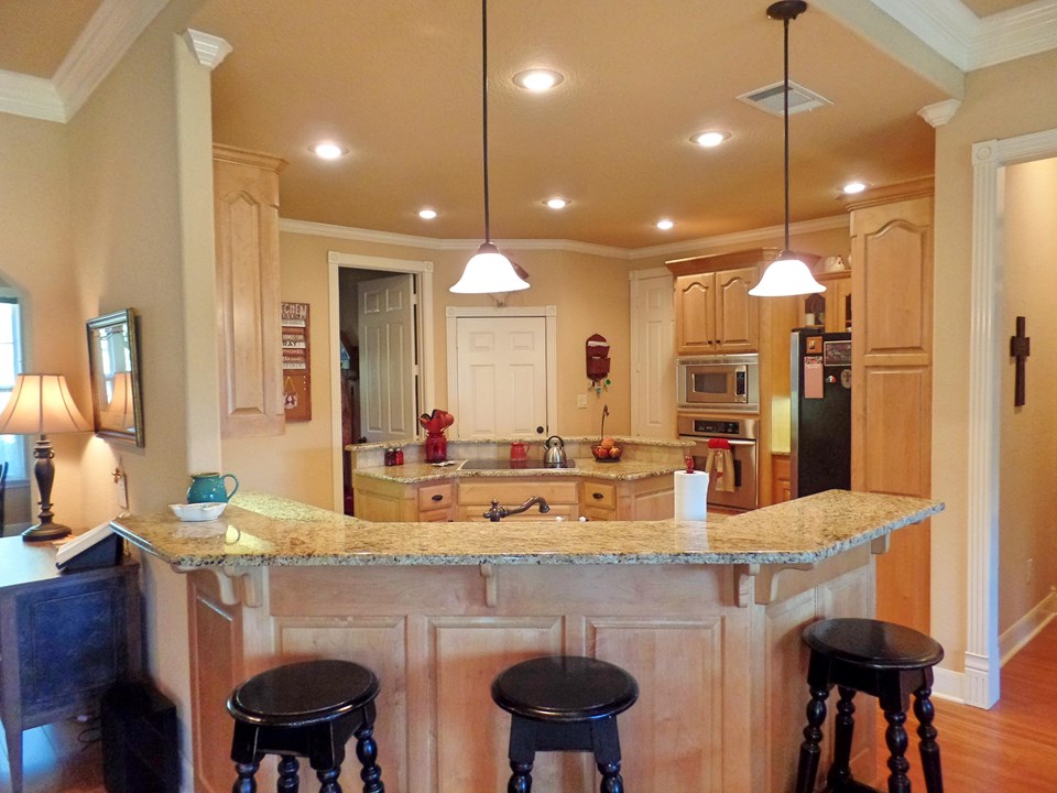kitchen with island and breakfast bar