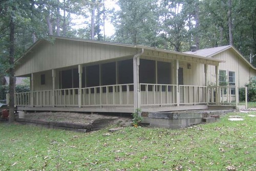 studio apartment off the 2 car garage
