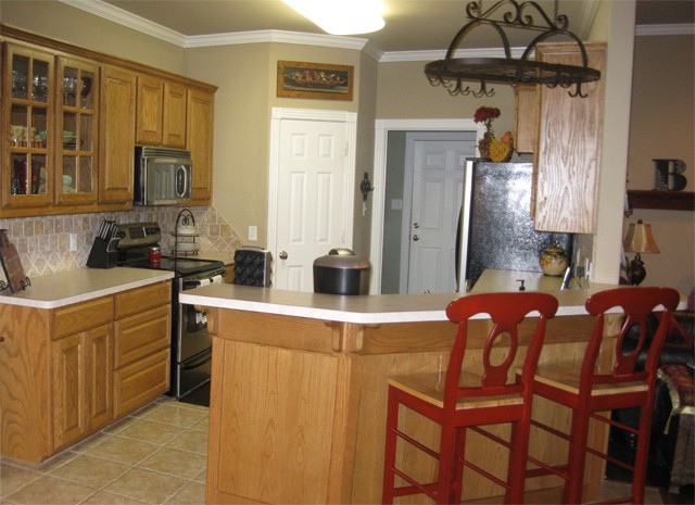 open kitchen & adjacent dining.