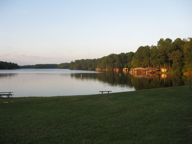 scenic lake greenbriar nearby.