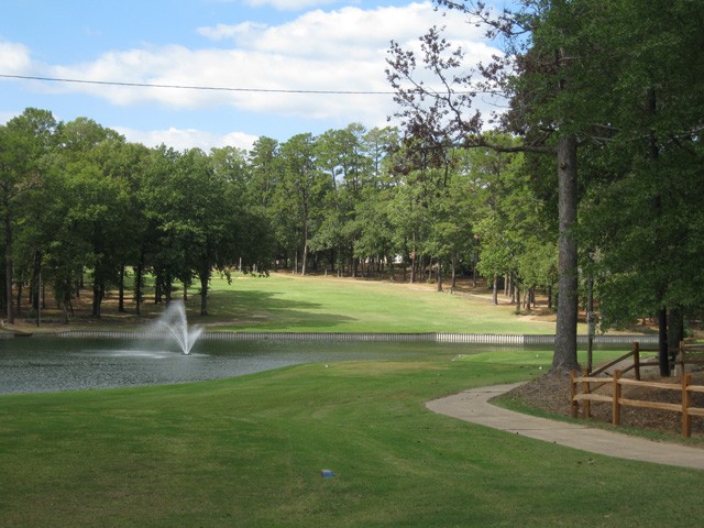 signature hole of holly lake ranch golf course.