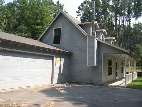 wide covered front porch.